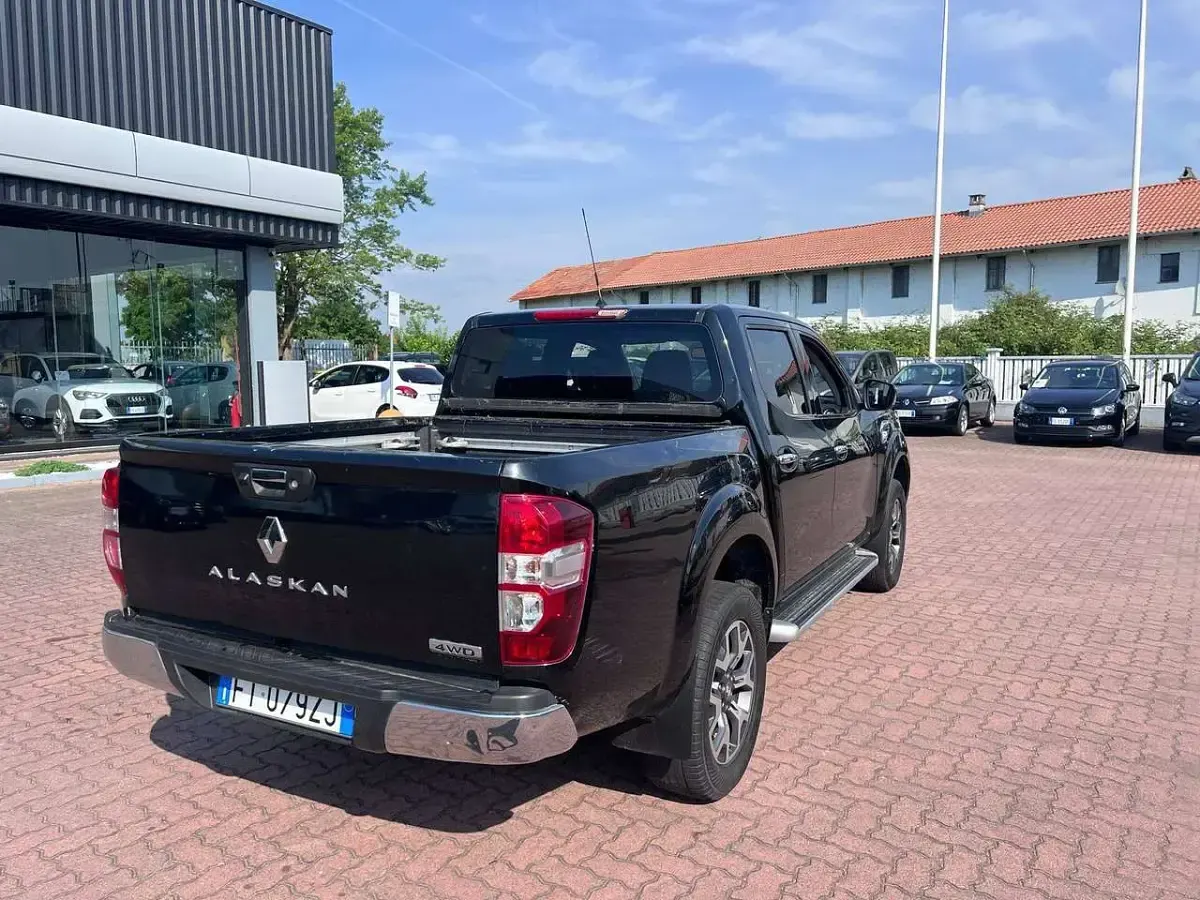 Usata Renault Alaskan Intens 163 CV (119 kW) 2019 Nero Pick-up