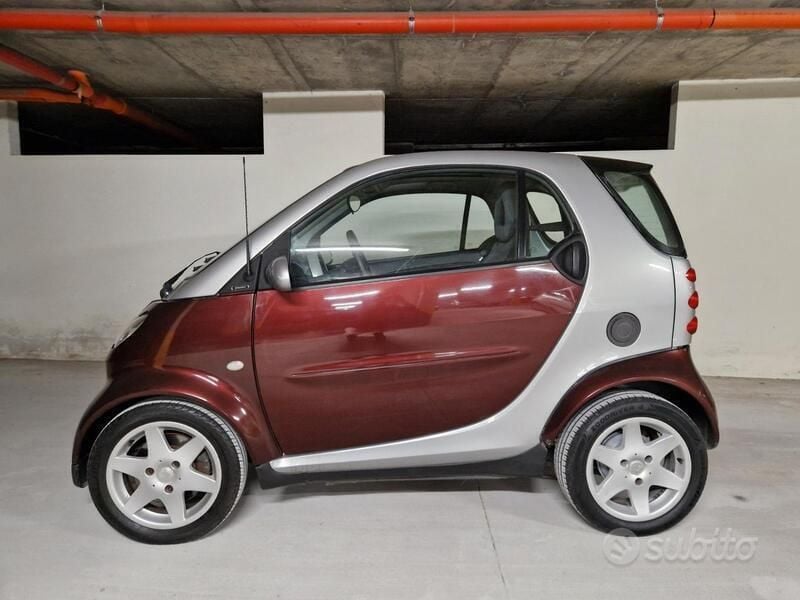 Usata 2005 Smart ForTwo Coupé Utilitaria | 4200 € (Cara) - Immagine 1/4
