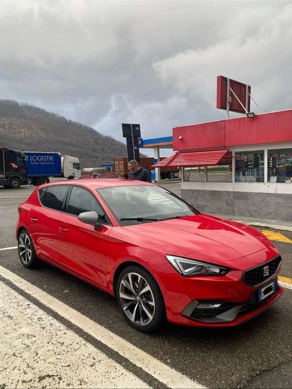 Usata 2022 Seat Leon FR Tre volumi | 22.000 € (Buon prezzo) - Immagine 1/4
