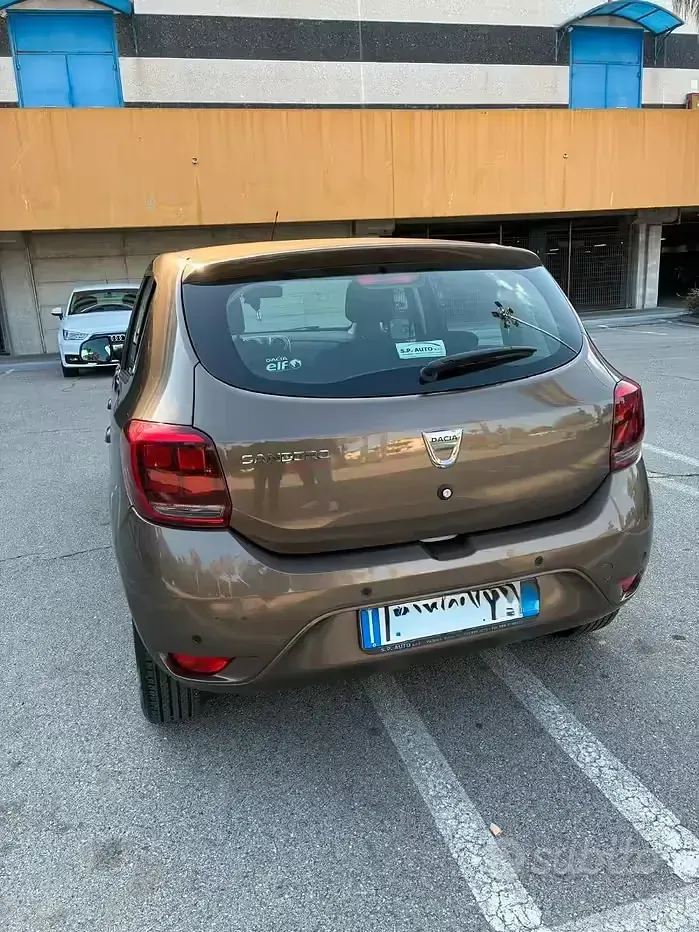 Usata Dacia Sandero 73 CV (53 kW) 2019 Marrone Utilitaria