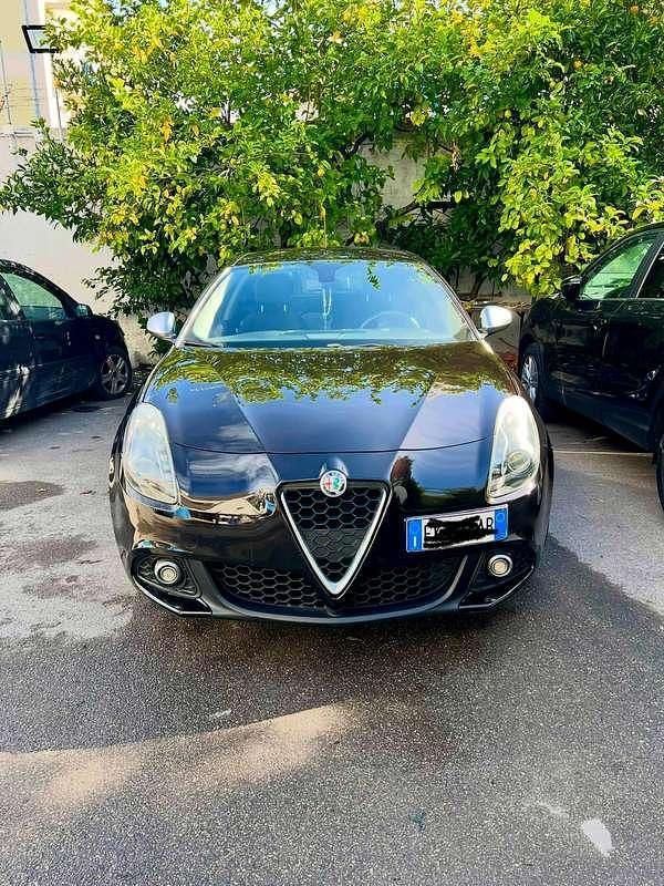 Nero Usata 2017 Alfa Romeo Giulietta Super Tre volumi | 12.500 € (Buon prezzo) - Immagine 1/4