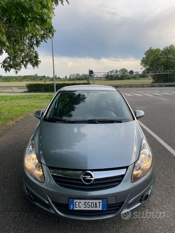 Usata Opel Corsa 80 CV (58 kW) 2010 Grigio Utilitaria