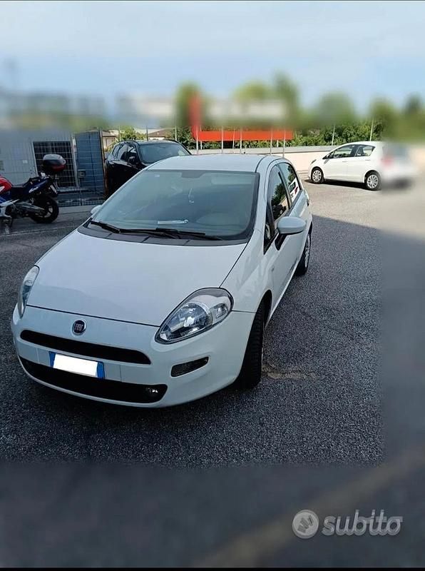 Usata Fiat Grande Punto 75 CV (55 kW) 2015 Utilitaria