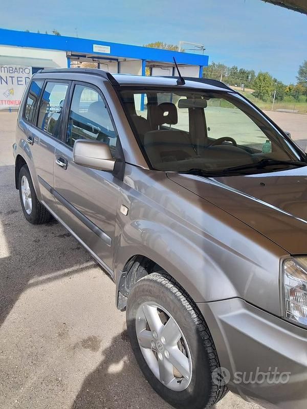 Usata Nissan X-Trail 136 CV (100 kW) 2006 Grigio SUV