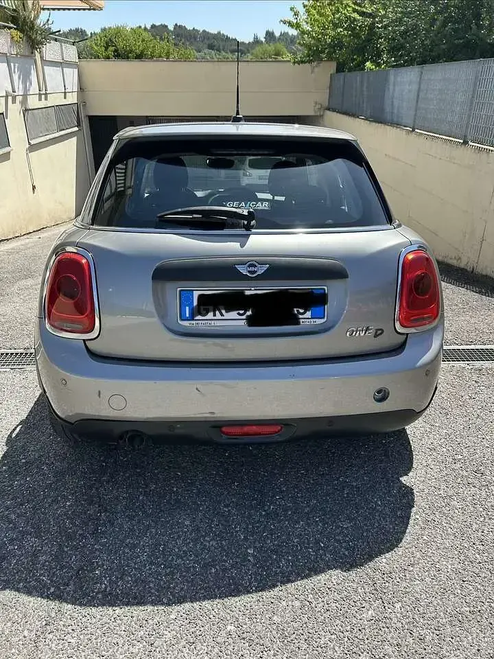 Begagnad Mini One D 95 HK (69 kW) 2017 Brun Halvkombi