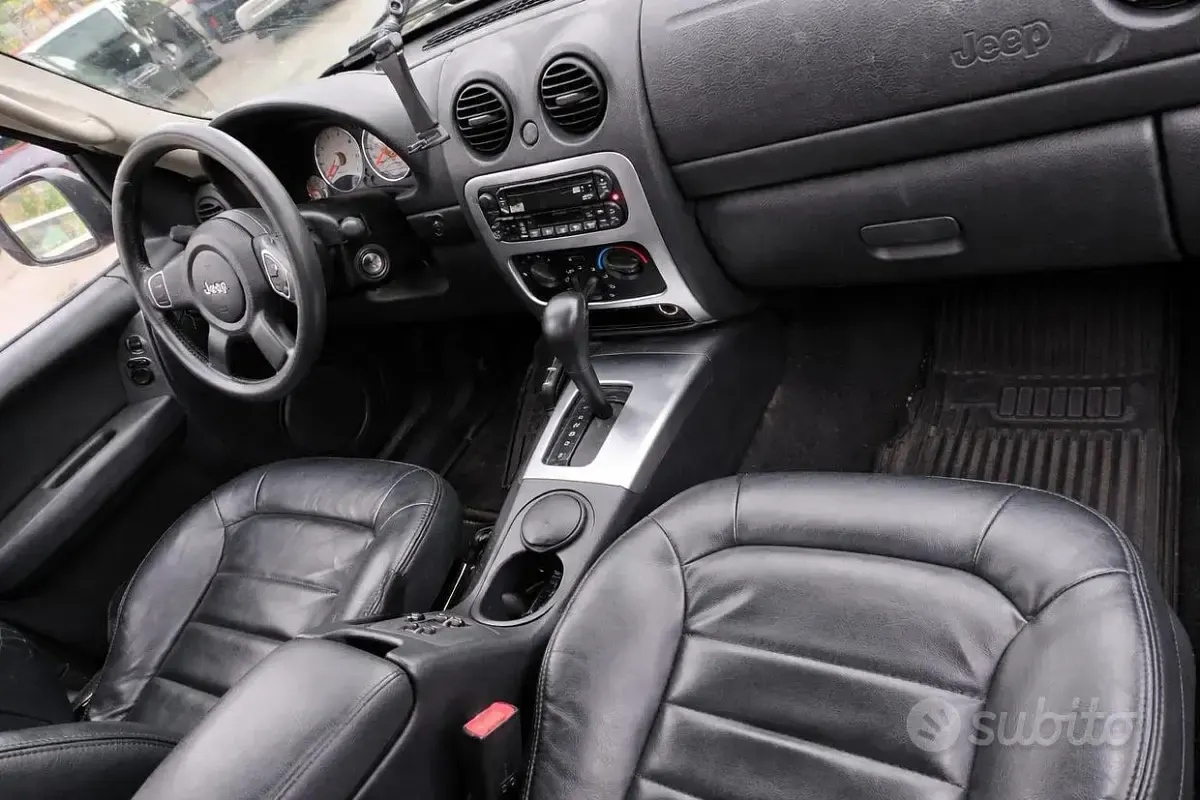 Usata Jeep Cherokee 211 CV (155 kW) 2004 SUV