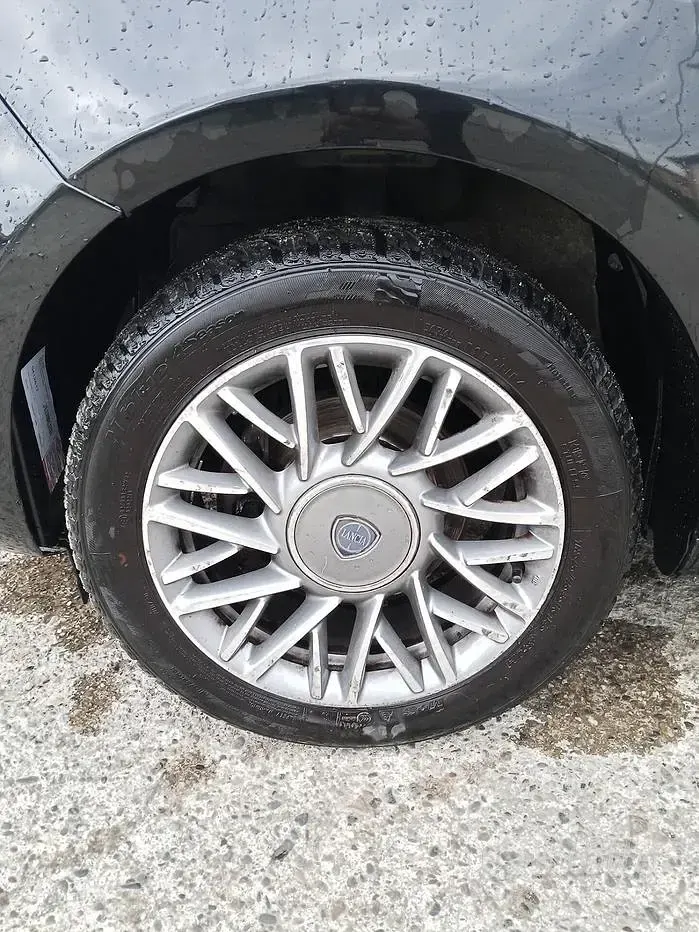 Usata Lancia Ypsilon S 95 CV (69 kW) 2012 Nero Utilitaria