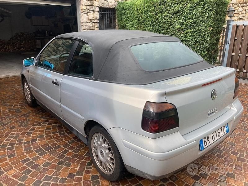 Usata VW Golf Cabriolet 75 CV (55 kW) 2000 Grigio Cabrio