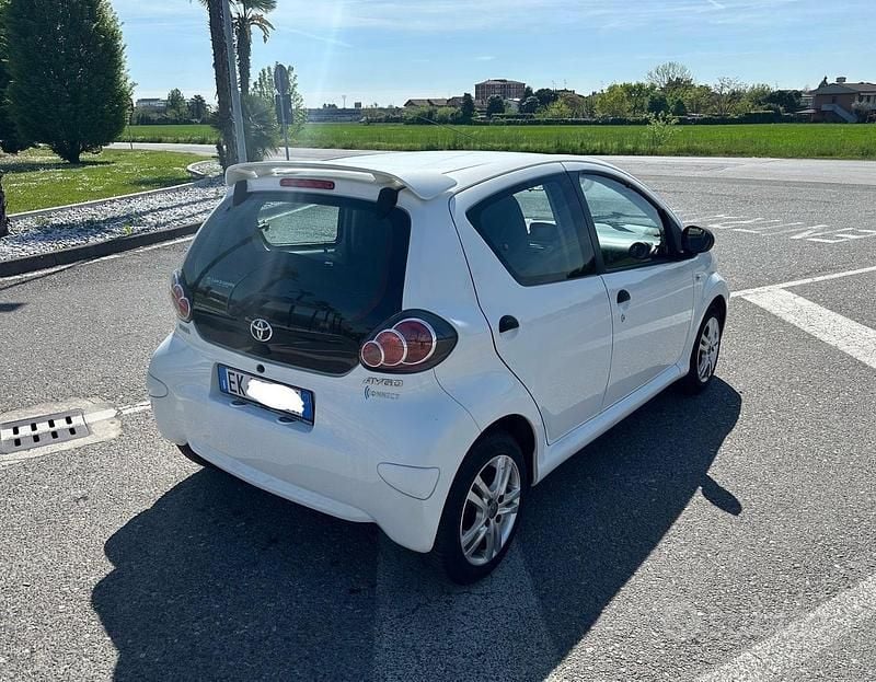 Usata Toyota Aygo Connect Style 68 CV (50 kW) 2012 Utilitaria