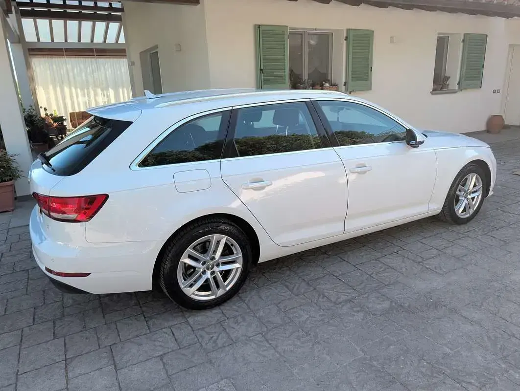 Usata Audi A4 Business 150 CV (110 kW) 2017 Station wagon