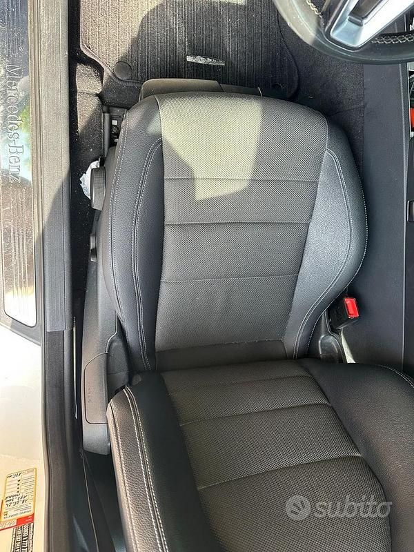 Bianco Usata 2016 Mercedes E250 Coupé | 17.400 € (Ottimo prezzo) - Immagine 1/4