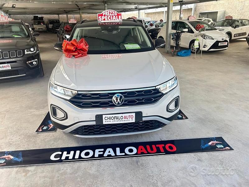 Beige Usata 2022 VW T-Roc Life SUV | 22.999 € (Buon prezzo) - Immagine 1/4
