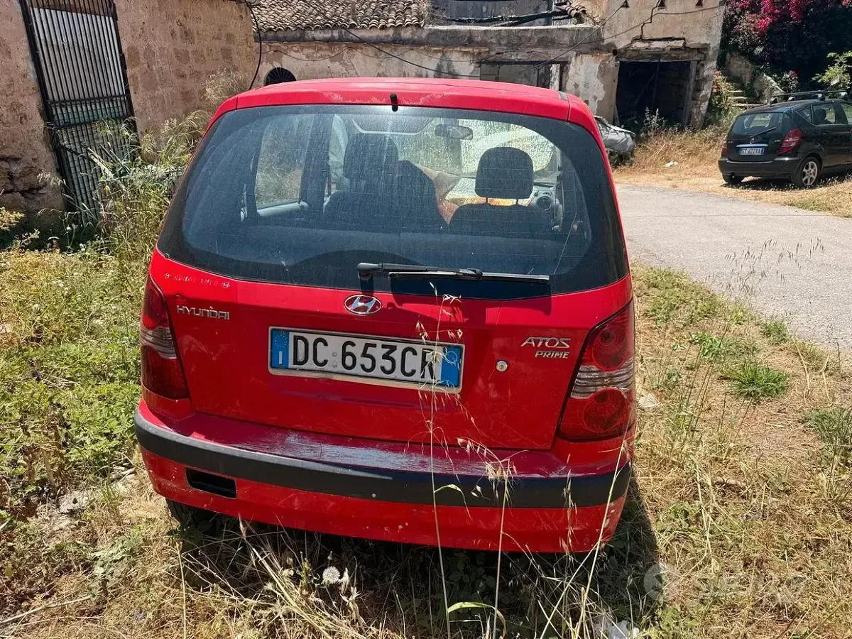 Usata Hyundai Atos 63 CV (46 kW) 2006 Rosso Utilitaria