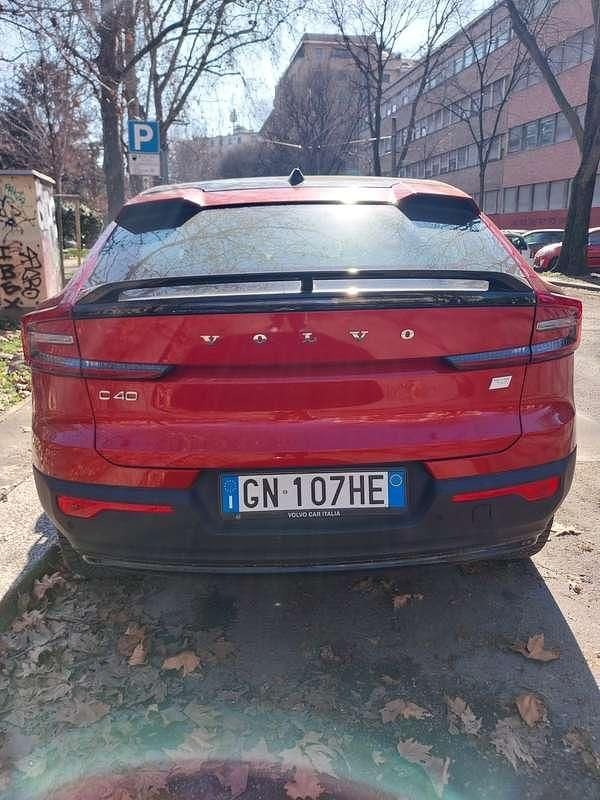 Usata Volvo C40 Ultimate 300 kW (408 CV) 2023 Rosso SUV