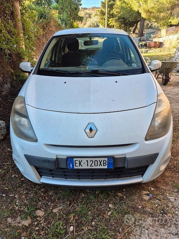 Usata Renault Clio IV 75 CV (55 kW) 2012 Bianco Berlina