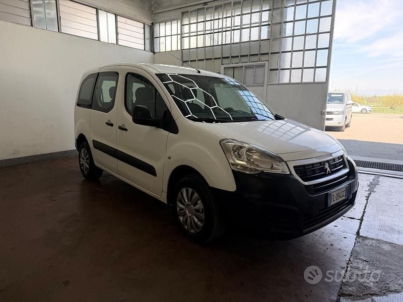 Usata Peugeot Partner Tepee Access 74 CV (54 kW) 2017 Bianco Monovolume