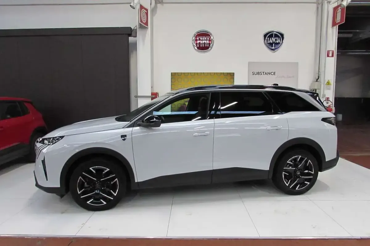Usata Peugeot 5008 Allure 136 CV (100 kW) 2025 Other SUV