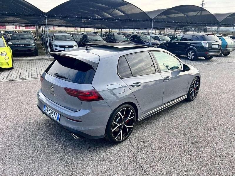 Usata VW Golf VIII GTI 300 CV (220 kW) 2023 Grigio Berlina