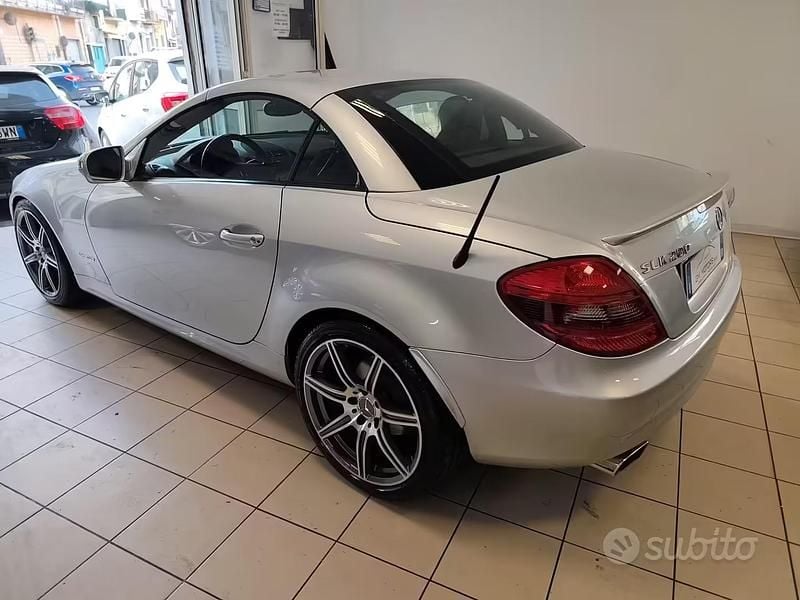 Usata Mercedes SLK200 183 CV (134 kW) 2011 Grigio Cabrio
