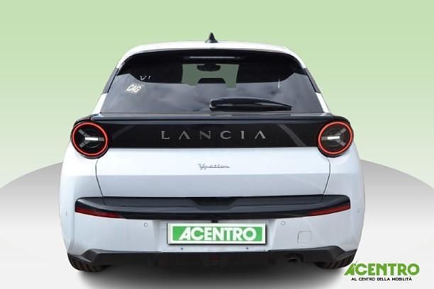 Usata Lancia Ypsilon 100 CV (73 kW) 2024 Bianco Utilitaria