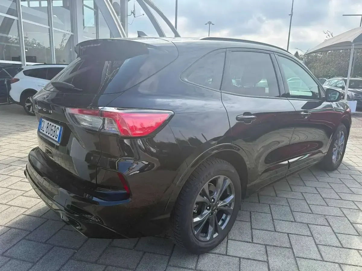 Usata Ford Kuga ST-Line 120 CV (88 kW) 2022 Nero SUV