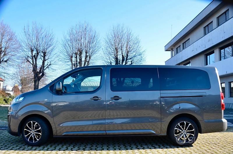 Usata Citroën Spacetourer 177 CV (130 kW) 2019 Grigio Monovolume
