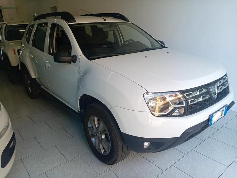 Usata Dacia Duster Lauréate 110 CV (80 kW) 2015 Bianco SUV