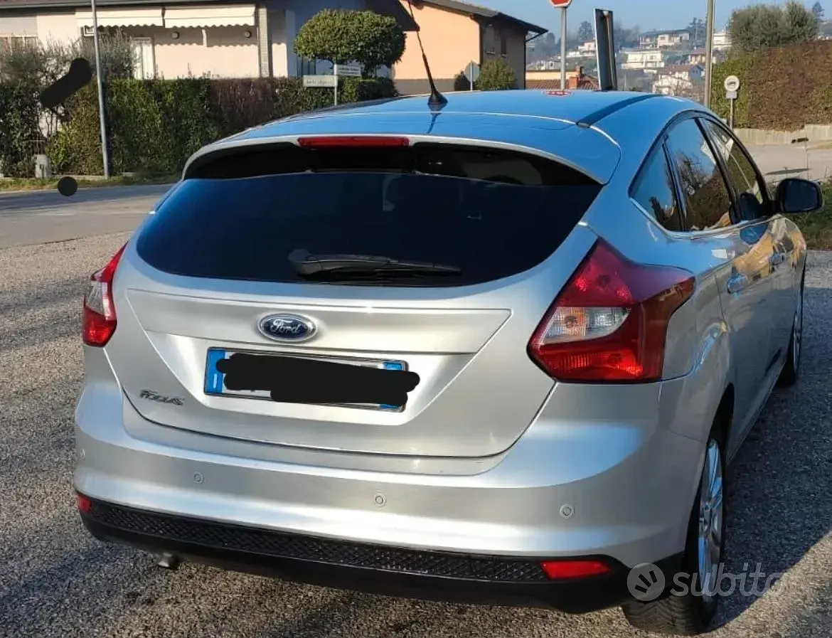 Usata Ford Focus Titanium 115 CV (84 kW) 2014 Grigio Berlina
