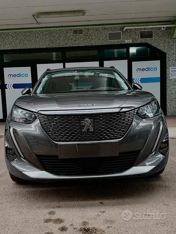 Usata Peugeot 2008 Allure 90 CV (66 kW) 2021 Grigio SUV