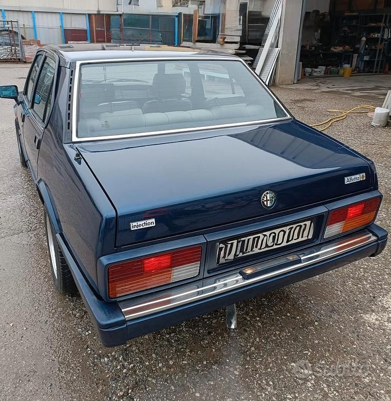 Usata Alfa Romeo Alfetta 130 CV (95 kW) 1984 Blu Berlina