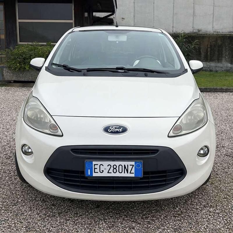 Usata Ford Ka Titanium 69 CV (50 kW) 2011 Bianco Berlina