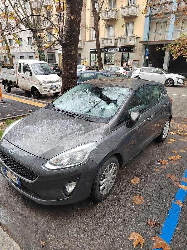 Usata Ford Fiesta 86 CV (63 kW) 2018 Grigio Berlina
