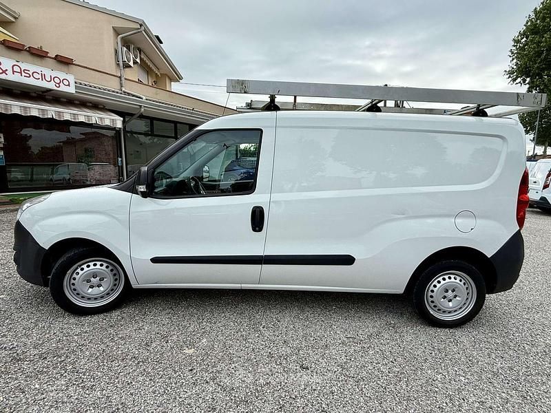 Usata Opel Combo 120 CV (88 kW) 2016 Bianco Monovolume