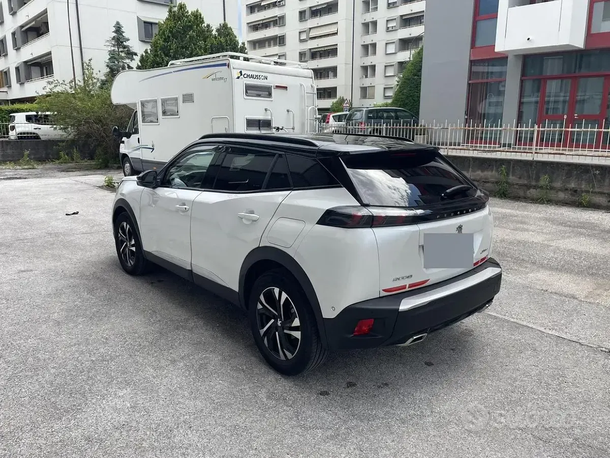 Usata Peugeot 2008 GT-line 131 CV (96 kW) 2020 Bianco SUV