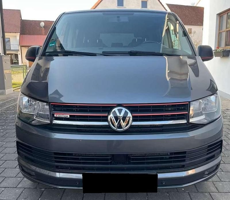 Usado VW T6 Comfortline 150 HP (110 kW) 2016 Cinzento Van
