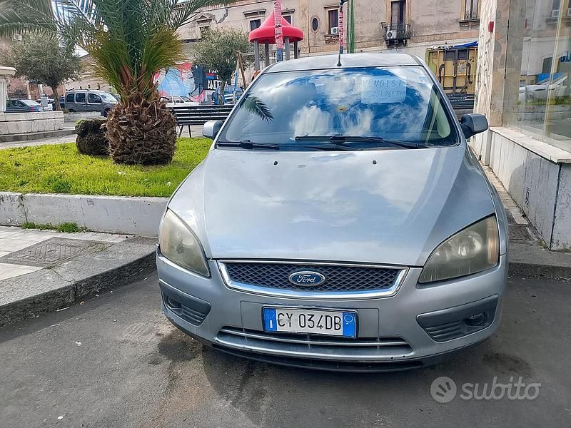 Usata Ford Focus 120 CV (88 kW) 2008 Grigio Berlina