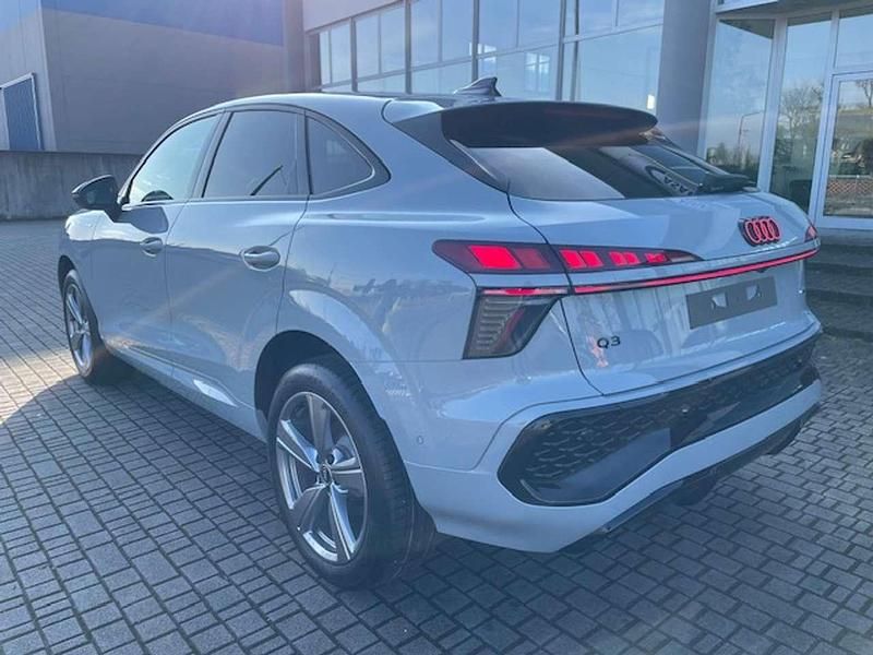 Nuova Audi Q3 Sportback S-Line 204 CV (150 kW) 2026 Grigio daytona SUV