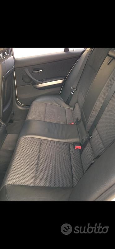 Usata BMW 318 143 CV (105 kW) 2011 Bianco Station wagon