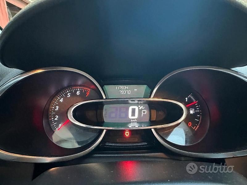 Usata Renault Clio IV LIMITED 200 CV (147 kW) 2014 Bianco Berlina