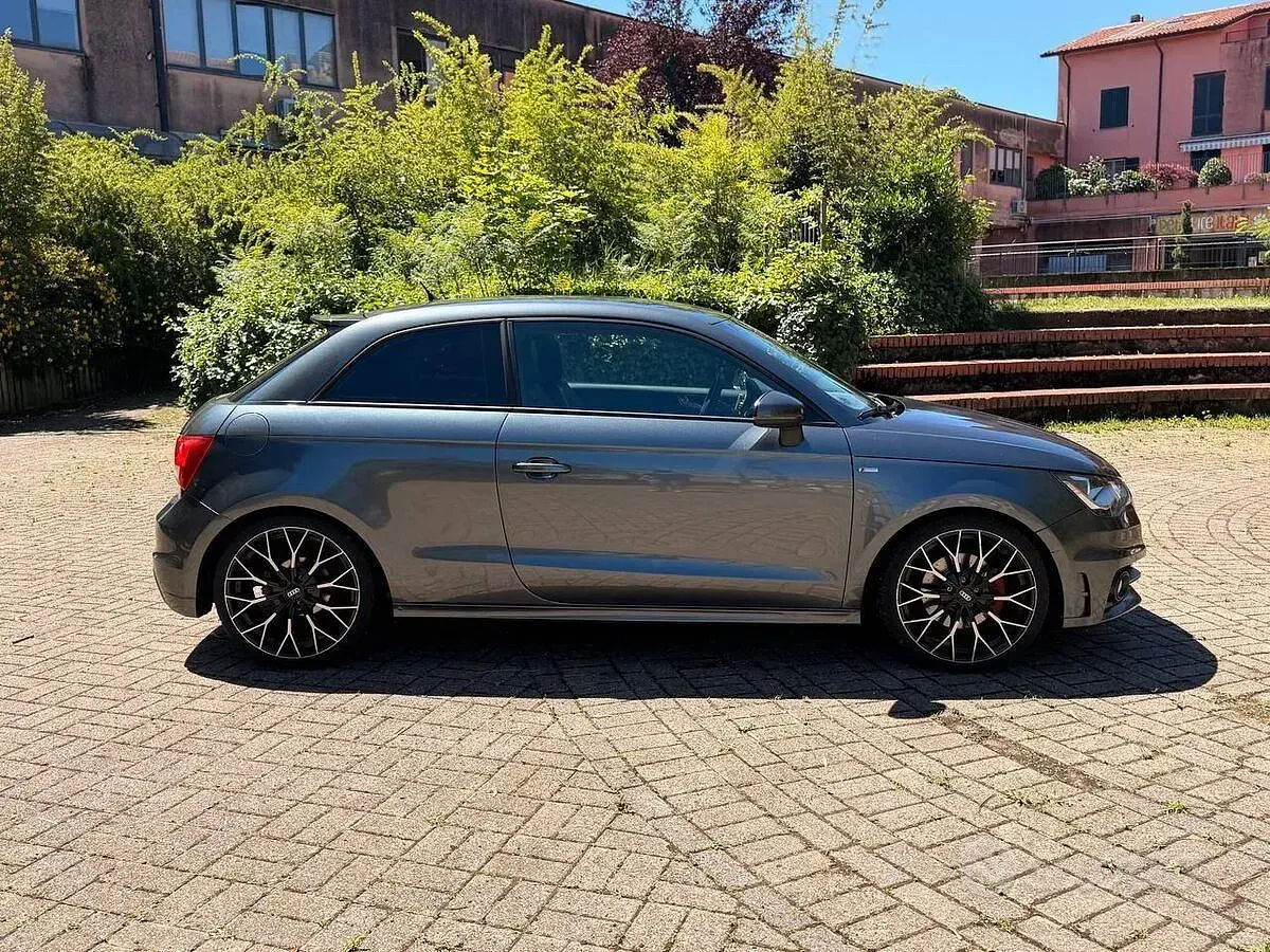Usata Audi A1 Ambition 185 CV (136 kW) 2011 Grigio Utilitaria