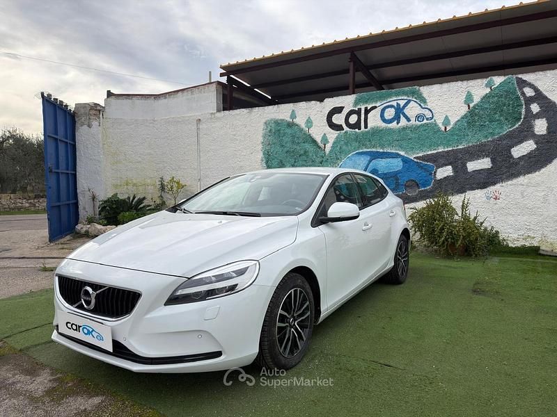 Bianco Usata 2019 Volvo V40 Business Edition Tre volumi | 14.900 € (Cara) - Immagine 1/4