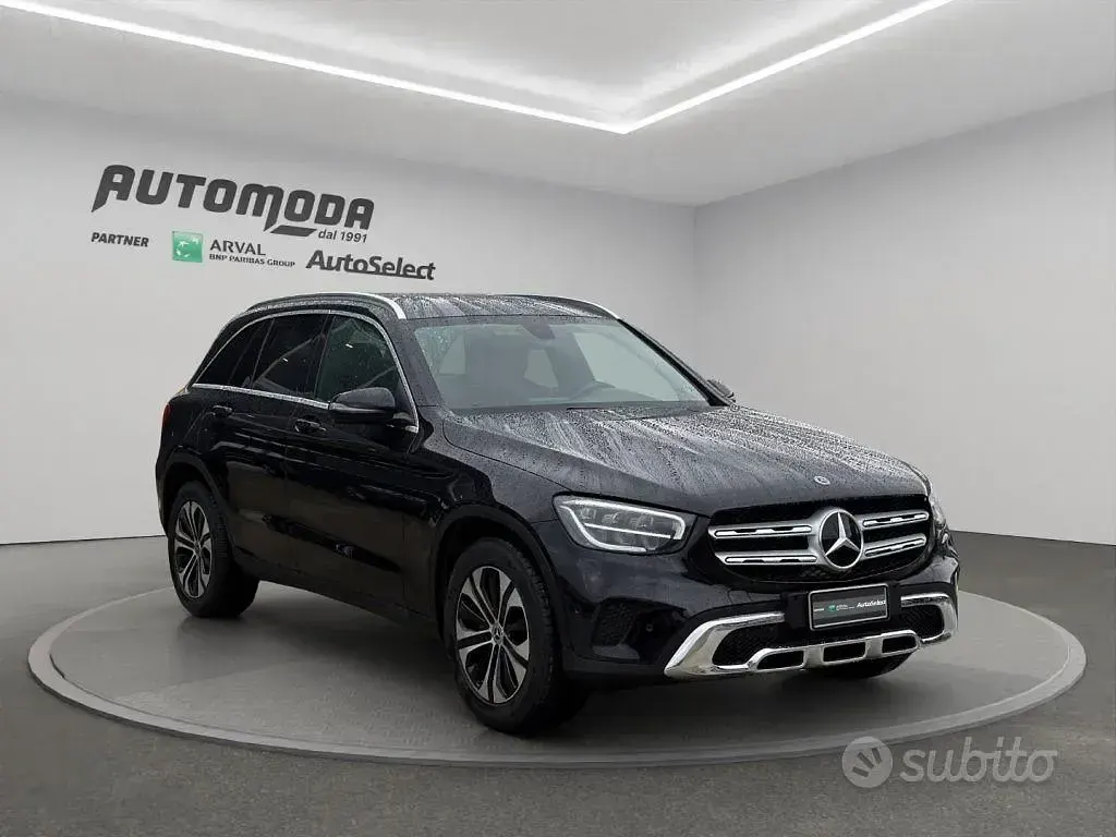 Usata Mercedes GLC200 Business 163 CV (119 kW) 2022 Nero SUV