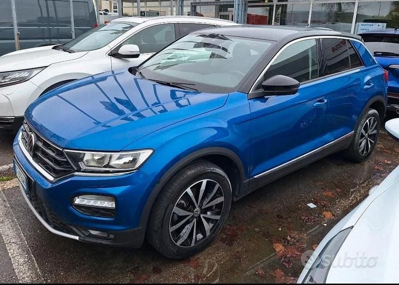Usata VW T-Roc 116 CV (85 kW) 2019 Blu SUV