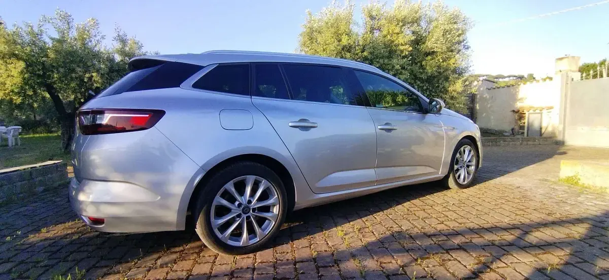 Usata Renault Mégane GrandTour Intens 110 CV (80 kW) 2017 Argento Station wagon
