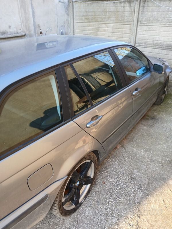 Usata BMW 320 150 CV (110 kW) 2004 Grigio Station wagon