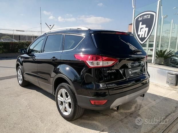 Usata Ford Kuga Titanium 120 CV (88 kW) 2016 Nero metallizzato SUV