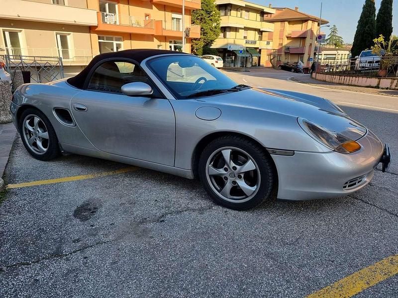 Usata Porsche Boxster 220 CV (161 kW) 2001 Argento Cabrio