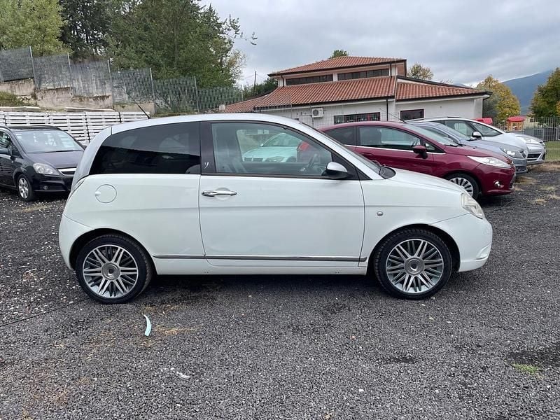 Usata Lancia Ypsilon 59 CV (43 kW) 2008 Bianco Utilitaria