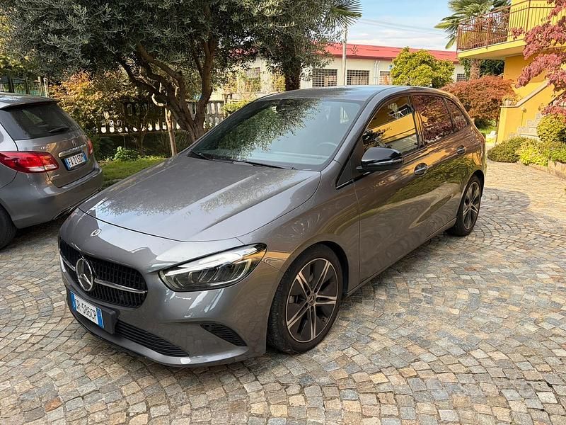 Usata 2023 Mercedes B180 Monovolume | 29.900 € (Buon prezzo) - Immagine 1/4