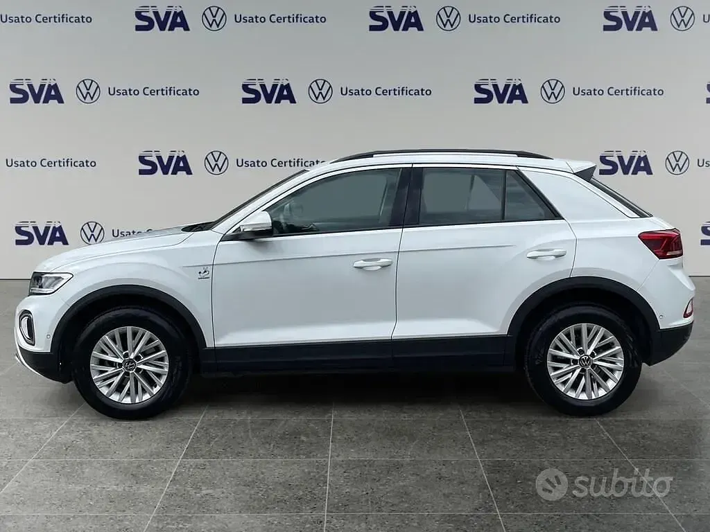 Usata VW T-Roc Life 110 CV (80 kW) 2023 Bianco SUV